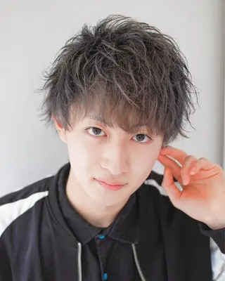 ショート 隅野 恭生のヘアスタイル