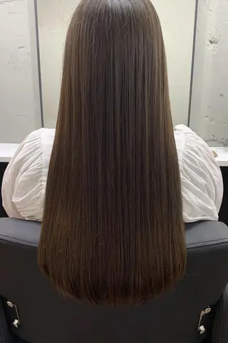 ロング Tee’s ケアブリ ーチ ハイライトのヘアスタイル