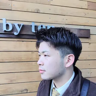 メンズ ショート 埼玉久喜/ハイトーン デザインカラーRYOのヘアスタイル