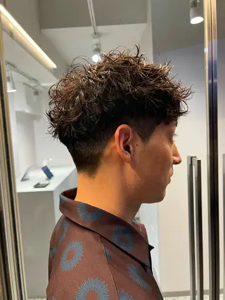 ショート パーマ メンズ 樋野 亮のヘアスタイル