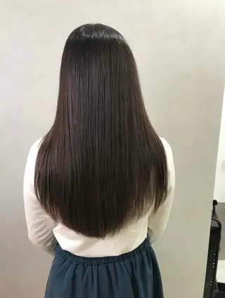 カラー 艶髪🥣透明感カラー 🫧前田奈津実のヘアスタイル
