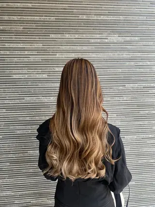 ロング カラー 透明感カラー 天羅のヘアスタイル