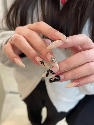 ネイル Yurina. tのネイルデザイン