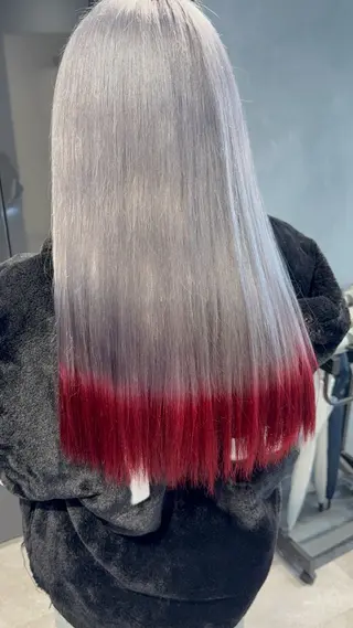 セミロング カラー インナーカラー 推し ブリーチ 髪質改善のヘアスタイル
