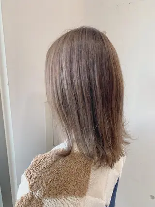 セミロング カラー パーマ 白髪ぼかしハイライト 柳川拓哉のヘアスタイル