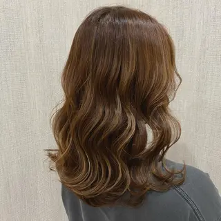 セミロング カラー 🫧透け感⋆艶髪💎 山口アヤカのヘアスタイル