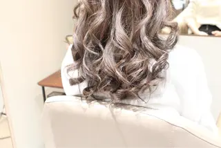 セミロング カラー くつろぎ 日和のエステ・リラクイメージ
