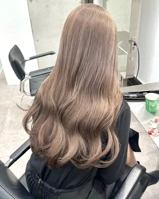 セミロング カラー 渋谷ブリーチカラー 韓国ヘアyuikoのヘアスタイル