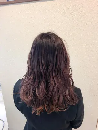 ロング 中川 茜里のヘアスタイル