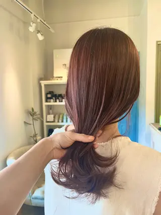 セミロング カラー よこもり あいのヘアスタイル