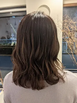 セミロング マエハラ ナナのヘアスタイル