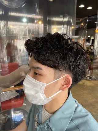 ショート カラー パーマ メンズ newi saLyu ネウィ サリューのヘアスタイル