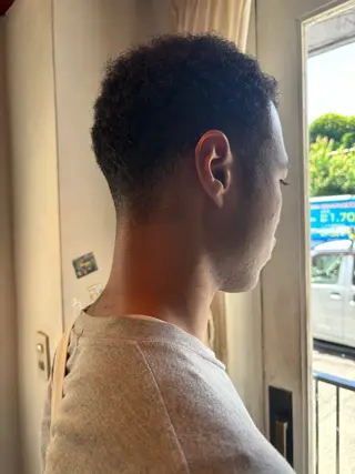 ショート パーマ メンズ 中目黒メンズ刈り上げ Harunaのヘアスタイル