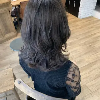 セミロング カラー いけだ　ひかり ハイライトくびれヘアのヘアスタイル