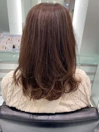 セミロング カラー 磯山 直貴のヘアスタイル