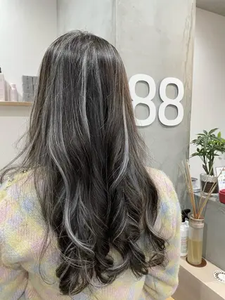 ロング カラー 大橋 綾子のヘアスタイル