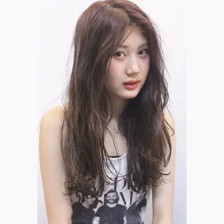 ロング カラー パーマ 安達 俊亮のヘアスタイル