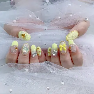 ネイル パーツ全部¥110 サロンミミのネイルデザイン