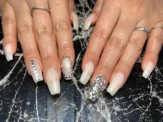 セミロング ネイル ✴︎ Delightのネイルデザイン