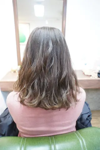 セミロング カラー パーマ ヘアアレンジ 🟦髪質改善6年 💊YAMAMOTOのヘアスタイル