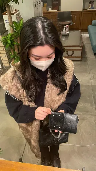 カラー AGREE Momokaのヘアスタイル