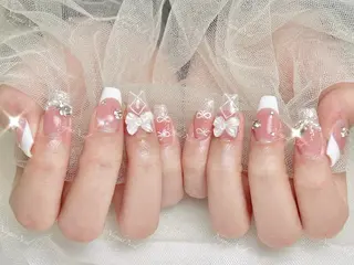 ネイル 🦋 Queenieのネイルデザイン