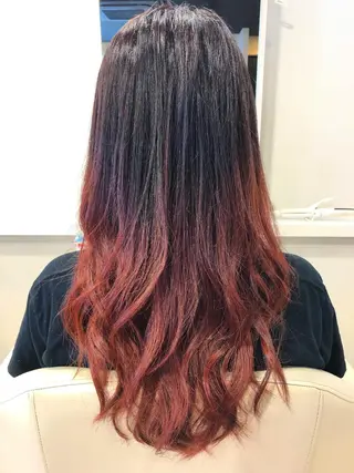 ロング 岩間 祐佳のヘアスタイル