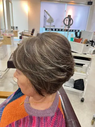 ショート カラー nicahair maiのヘアスタイル