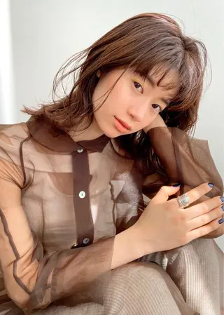 ミディアム カラー 木下 奈々のヘアスタイル