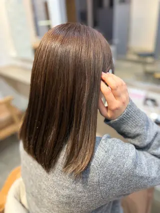 セミロング UNBIRTHDAY いずみのヘアスタイル