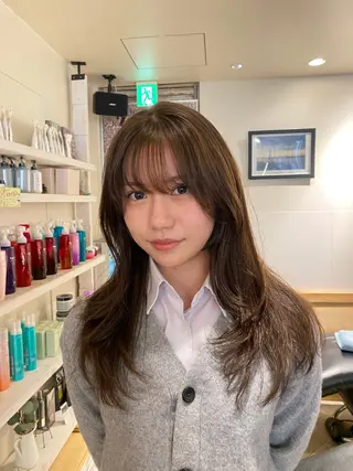 ロング カラー ナチュラルヘア🫧 ナナミのヘアスタイル