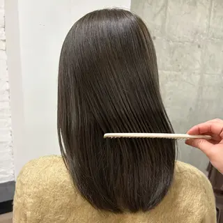 セミロング カラー mina / 透明感ベージュカラーのヘアスタイル