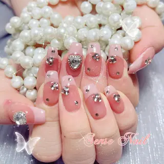 ネイル Queening 🦋のネイルデザイン