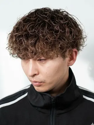 ミディアム 岡本 宗士のヘアスタイル