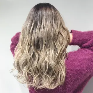 ミディアム カラー ヘアアレンジ Zina渋谷エリア マネージャShionのヘアスタイル