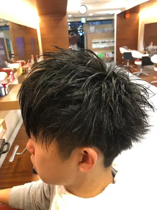 メンズ 塩谷黎✨イルミナ カラーメンズパーマ✨のヘアスタイル