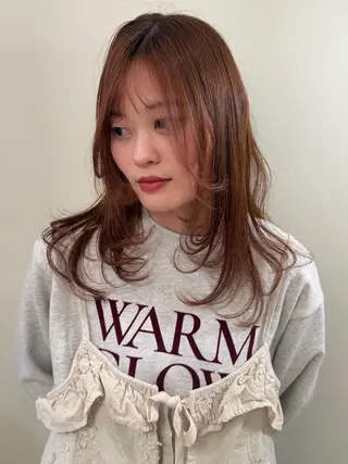 カラー ピエドプール NINAのヘアスタイル