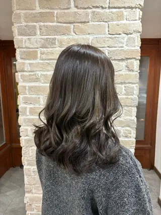 ミディアム カラー 堀 のえかのヘアスタイル
