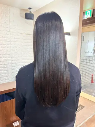 ロング トモタニ ミオのヘアスタイル