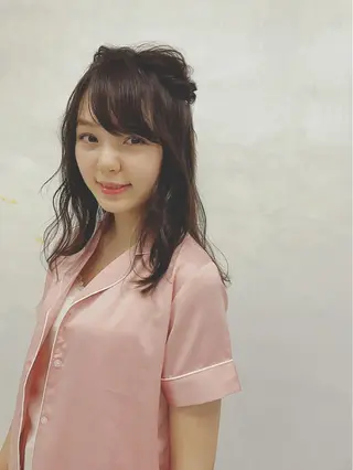 セミロング ヘアアレンジ 🪐脱白髪染め 🪐松尾菜々美のヘアスタイル