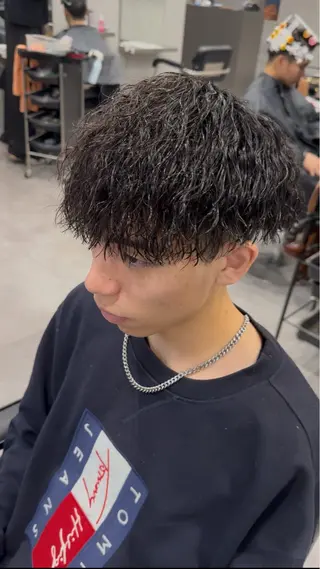 パーマ メンズ 坂梨 健斗のヘアスタイル