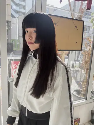ロング Ann./艶髪 /レイヤーカットのヘアスタイル