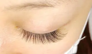 マツエク・マツパ rinata 渋谷店所属・吉田 菜々のマツエク・マツパデザイン