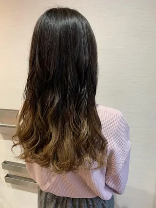 ロング カラー 蓮見  友里のヘアスタイル