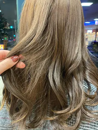 セミロング カラー 🩰 艶髪美髪 shiori🫧のヘアスタイル