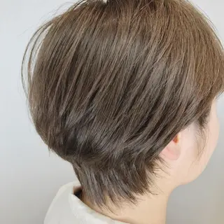 ショート カラー 上田 篤史のヘアスタイル