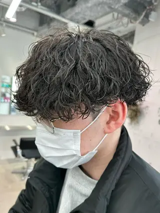 ミディアム パーマ メンズ 天神大名メンズパーマ メンズショートのヘアスタイル