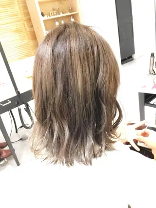 ミディアム カラー ヘアアレンジ 金子 富士のヘアスタイル