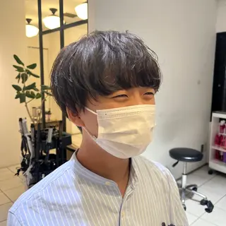 カラー メンズ 吉田 美優のヘアスタイル