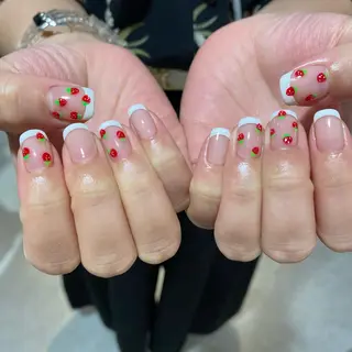 ネイル 岩本 杏のネイルデザイン